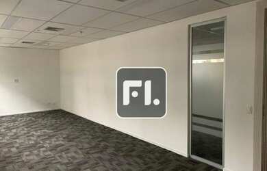 Imagem: O depósito possui 3 Vagas na garagem, 110m² de Área e está