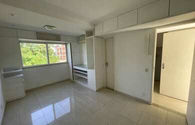 Imagem 13: Casa de condomínio possui 170m² com 3 quartos sendo 1 suíte, mais dependência...