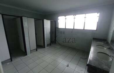 Imagem 15: Galpão/Depósito/Armazém para aluguel e venda possui 2450 metros quadrados