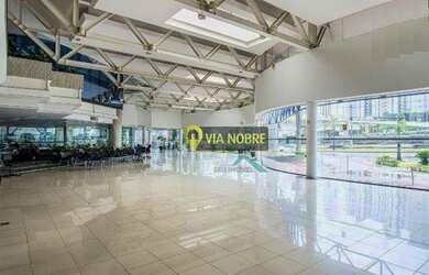 Imagem: O depósito possui 5 Vagas na garagem e 11000m² de Área e