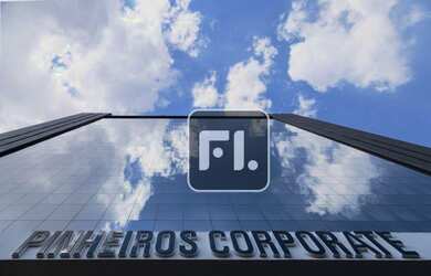 Imagem: O depósito possui 5 Vagas na garagem e 1420m² de Área e está