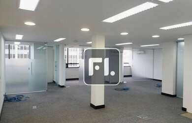 Imagem: O depósito possui 1 Vaga na garagem e 150m² de Área e está