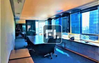 Imagem: O depósito possui 4 Vagas na garagem, 106m² de Área e está