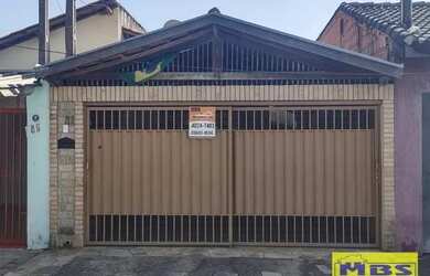 Imagem: A casa possui 4 Dormitórios, 2 Banheiros, 2 Vagas na garagem