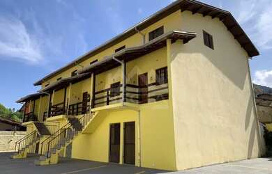 Imagem: A casa possui 1 Dormitório, 1 Banheiro, 1 Vaga na garagem e