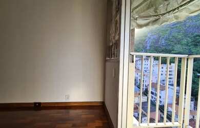 Imagem 5: Apartamento super espaço com varandinha e vista verde