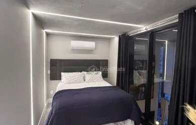 Imagem: O studio possui 1 Dormitório, 1 Banheiro, 1 Vaga na garagem