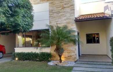 Imagem: A casa possui 4 Dormitórios, 4 Banheiros, 3 Vagas na garagem