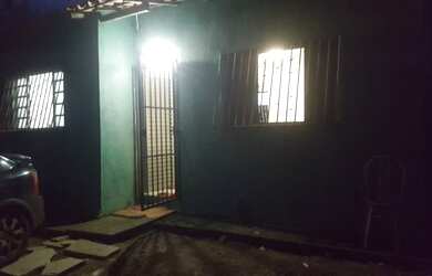 Imagem: A casa possui 2 Dormitórios, 1 Banheiro, 5 Vagas na garagem