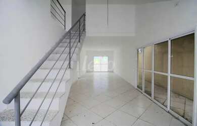 Imagem: A casa em condomínio possui 4 Dormitórios, 5 Banheiros, 3