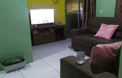 Imagem: A casa possui 3 Dormitórios, 4 Banheiros, 80m² de Área e