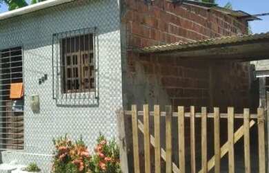 Imagem: A casa possui 1 Dormitório, 1 Banheiro, 1 Vaga na garagem