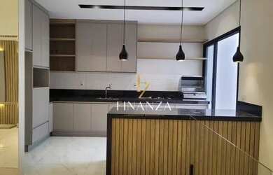 Imagem: A casa em condomínio possui 3 Dormitórios, 4 Banheiros, 4