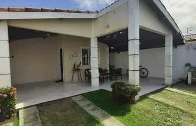 Imagem: A casa possui 3 Dormitórios, 2 Banheiros, 120m² de Área e