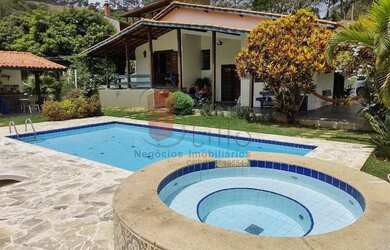 Imagem: A casa em condomínio possui 4 Dormitórios, 3 Banheiros, 5