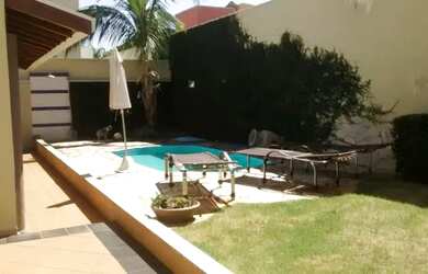 Imagem: A casa em condomínio possui 3 Dormitórios, 3 Banheiros, 4