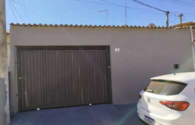 Imagem: A casa em condomínio possui 2 Dormitórios, 1 Banheiro, 2 Vagas