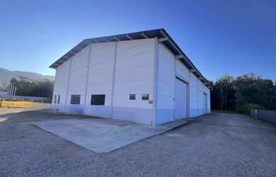 Imagem: O depósito possui 5 Vagas na garagem, 749m² de Área e está