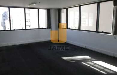 Imagem: O depósito possui 1 Vaga na garagem, 36m² de Área e está