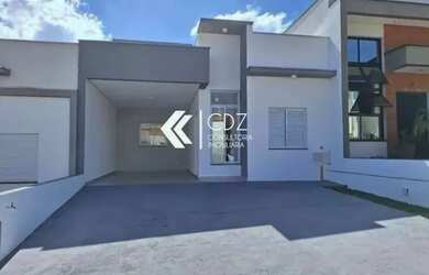 Imagem: A casa em condomínio possui 3 Dormitórios, 2 Banheiros, 1