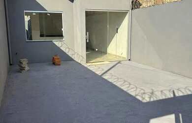 Imagem: A casa possui 2 Dormitórios, 1 Banheiro, 1 Vaga na garagem