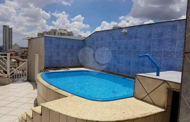 Imagem: A casa possui 5 Dormitórios, 5 Banheiros, 4 Vagas na garagem