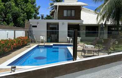 Imagem: A casa em condomínio possui 5 Dormitórios, 3 Banheiros, 3