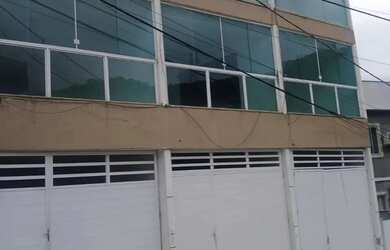 Imagem: A casa em condomínio para alugar possui 3 Dormitórios, 2 Banheiros