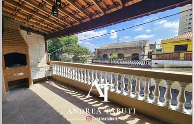 Imagem: A casa possui 3 Dormitórios, 2 Banheiros, 3 Vagas na garagem