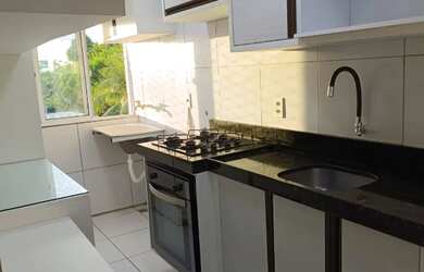 Imagem: O apartamento possui 2 Dormitórios, 1 Banheiro, 1 Vaga na garagem