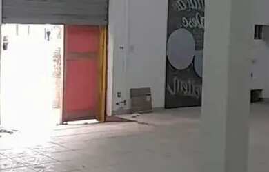 Imagem: O depósito possui 320m² de Área e está localizado em Centro