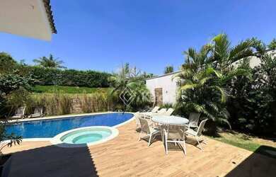 Imagem: A casa em condomínio possui 4 Dormitórios, 5 Banheiros, 4