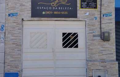 Imagem: A casa possui 3 Dormitórios, 2 Banheiros e está localizado