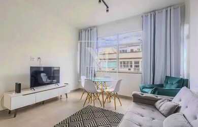 Imagem: O apartamento possui 2 Dormitórios, 2 Banheiros, 70m² de Área