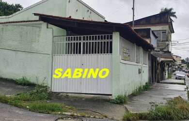 Imagem: A casa possui 2 Dormitórios, 1 Banheiro, 2 Vagas na garagem