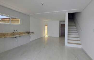 Imagem: A casa possui 3 Dormitórios, 2 Banheiros, 2 Vagas na garagem