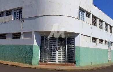 Imagem: O depósito possui 3 Vagas na garagem e 523m² de Área e está