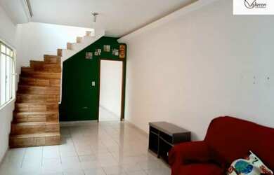 Imagem: A casa possui 4 Dormitórios, 2 Banheiros, 2 Vagas na garagem