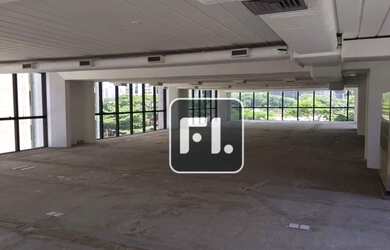 Imagem: O depósito possui 4 Vagas na garagem, 186m² de Área e está