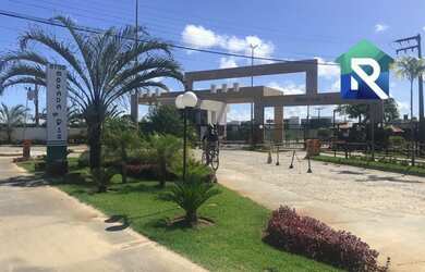 Imagem: A casa em condomínio possui 4 Dormitórios, 2 Banheiros, 5