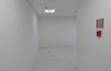 Imagem: O depósito possui 5 Vagas na garagem, 1.340m² de Área e