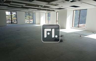 Imagem: O depósito possui 5 Vagas na garagem, 201m² de Área e está