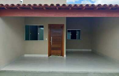 Imagem: A casa possui 2 Dormitórios, 1 Banheiro, 1 Vaga na garagem