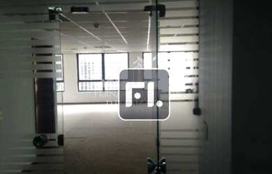 Imagem: O depósito possui 4 Vagas na garagem e 500m² de Área e está