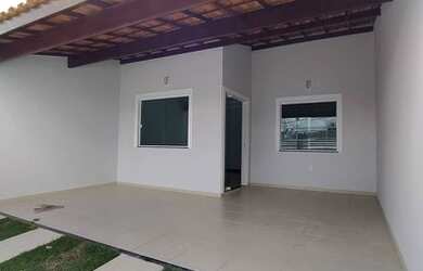 Imagem: A casa possui 2 Dormitórios, 1 Banheiro, 2 Vagas na garagem