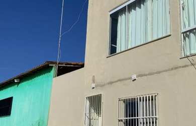 Imagem: A casa possui 2 Dormitórios, 2 Banheiros, 80m² de Área e