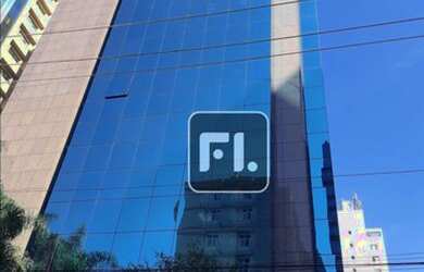 Imagem: O depósito possui 5 Vagas na garagem, 1.292m² de Área e