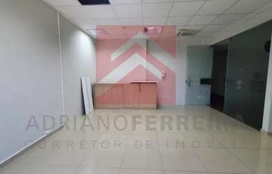 Imagem: O depósito possui 1 Vaga na garagem, 41m² de Área e está