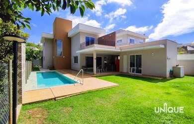 Imagem: A casa em condomínio possui 4 Dormitórios, 2 Banheiros, 4