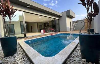 Imagem: A casa em condomínio possui 3 Dormitórios, 4 Banheiros, 2